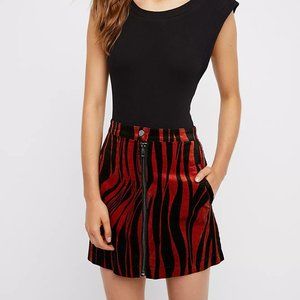 Be A Babe Printed Mini Skirt by Free People Size 0 NWOT